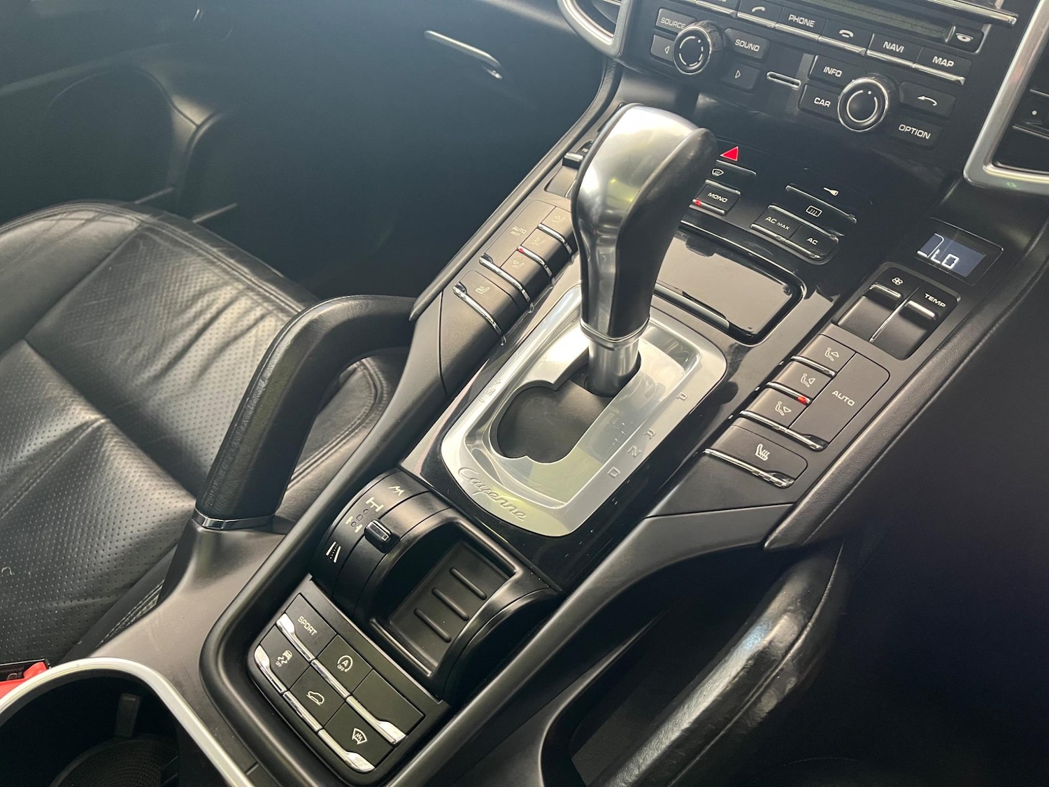 Used Porsche Cayenne 2011 for sale - 77162858: Photo 44