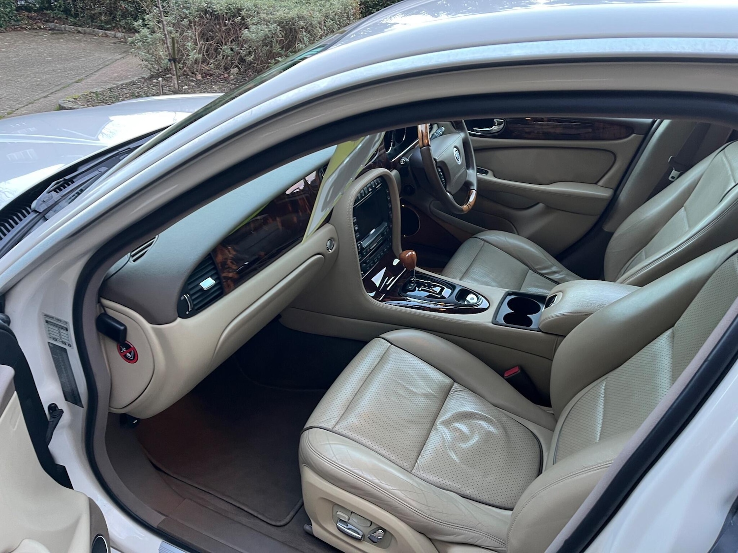 Used Jaguar XJ 2018 for sale - 77163140: Photo 25