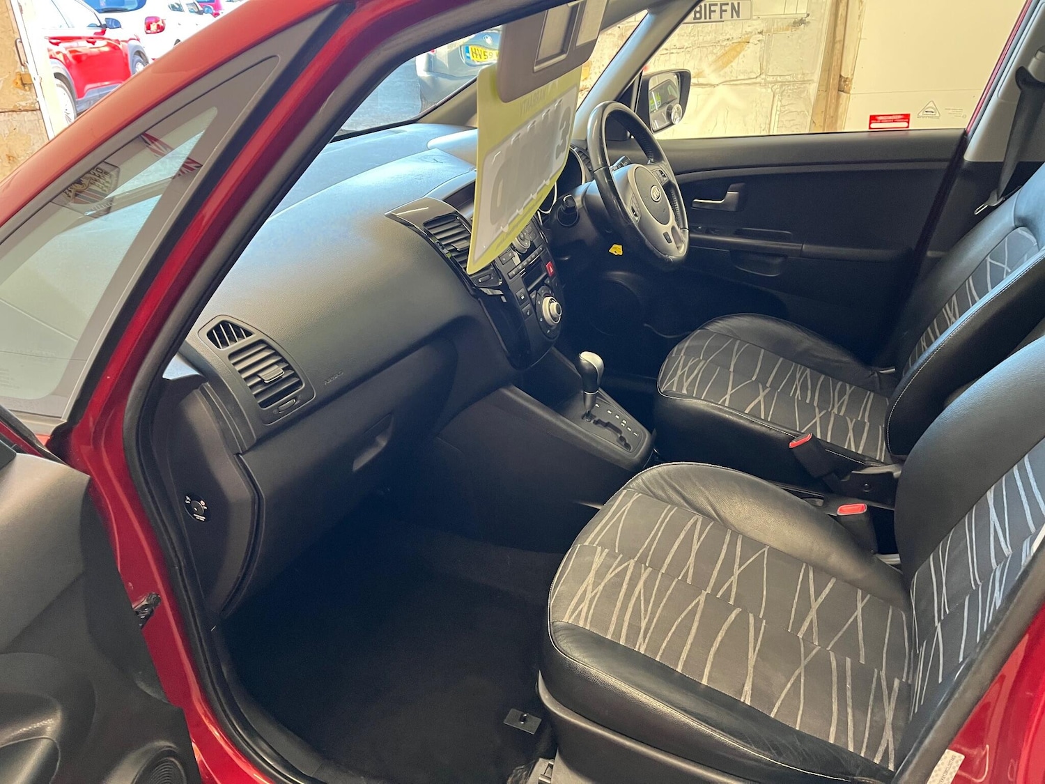 Used Kia Venga 2012 for sale - 77440429: Photo 40