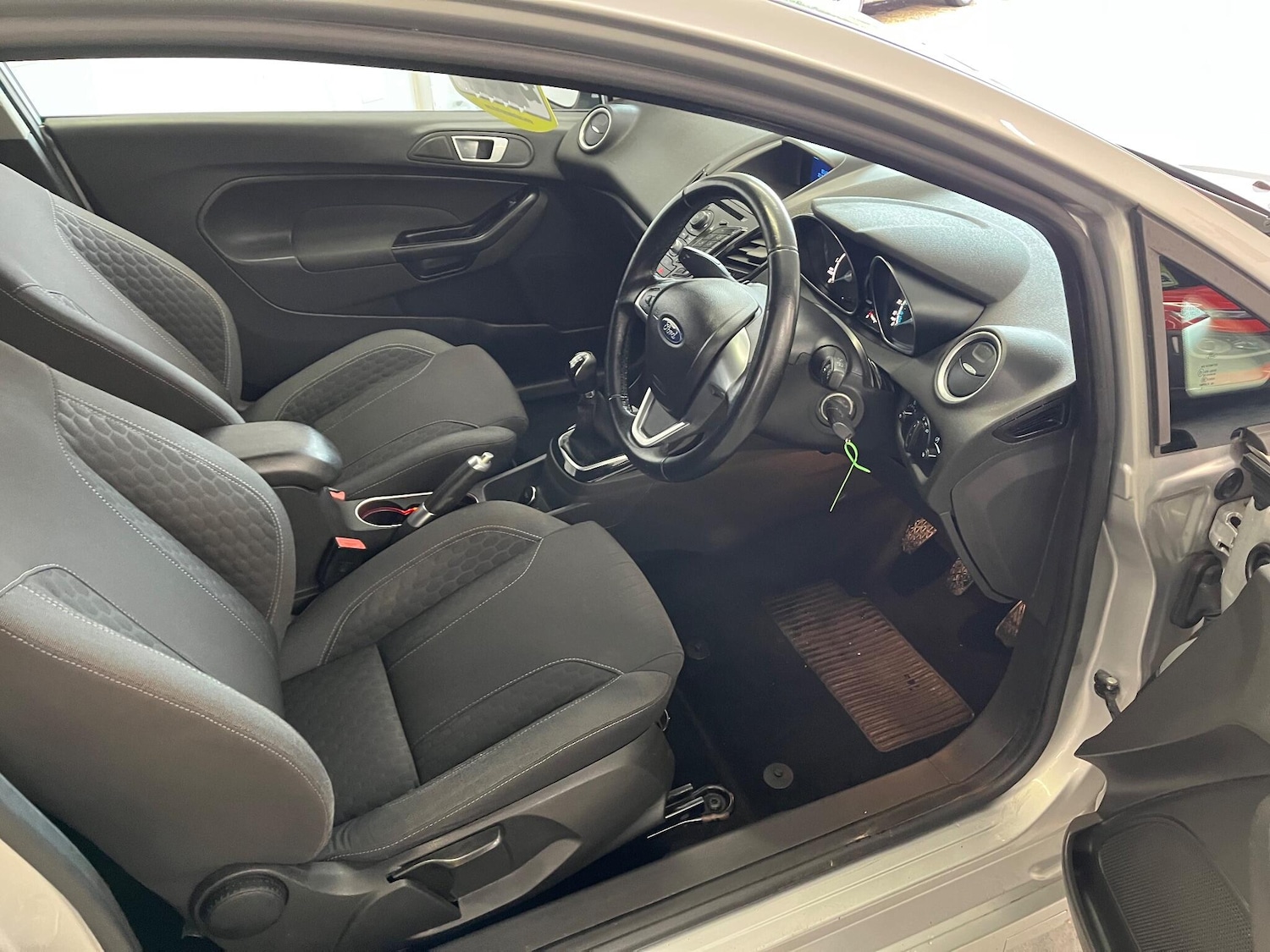 Used Ford Fiesta 2013 for sale - 77229441: Photo 34