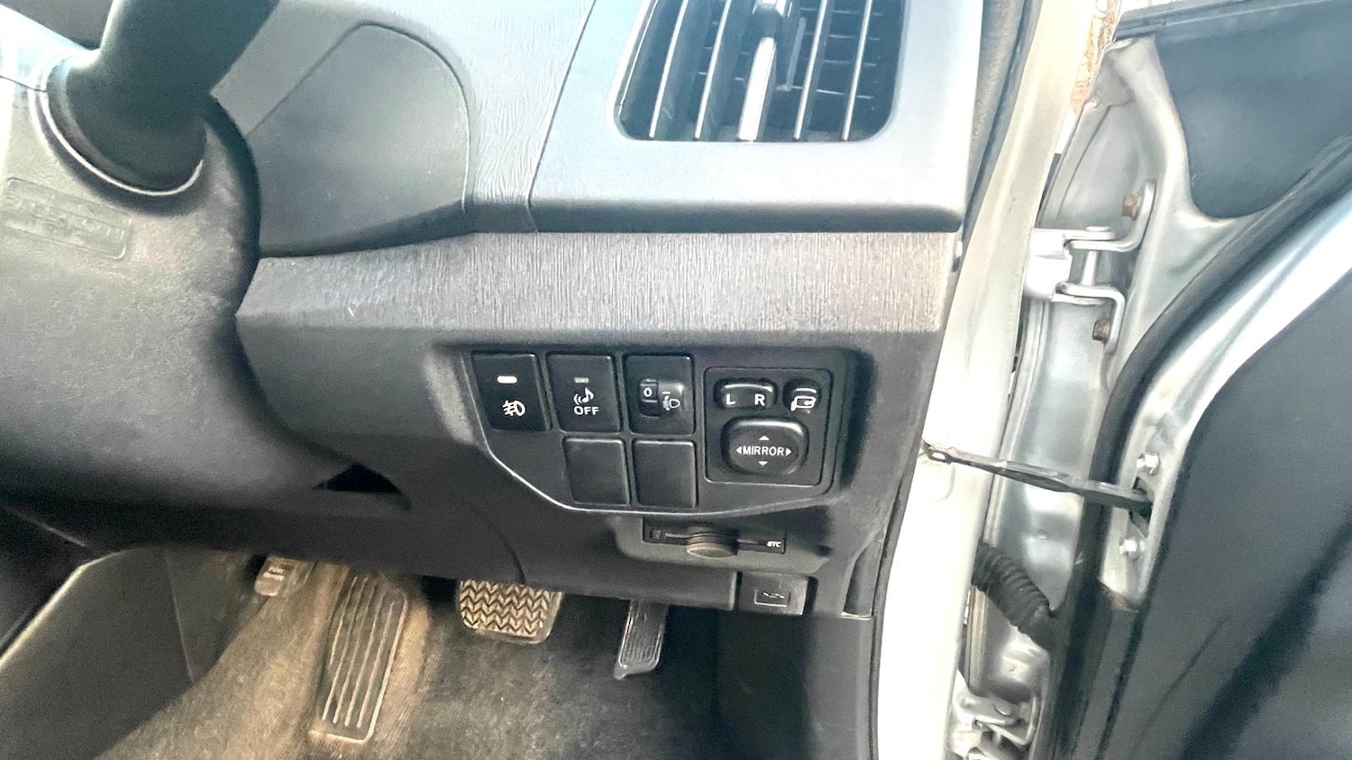 Used Toyota Prius 2020 for sale - 78170055: Photo 2