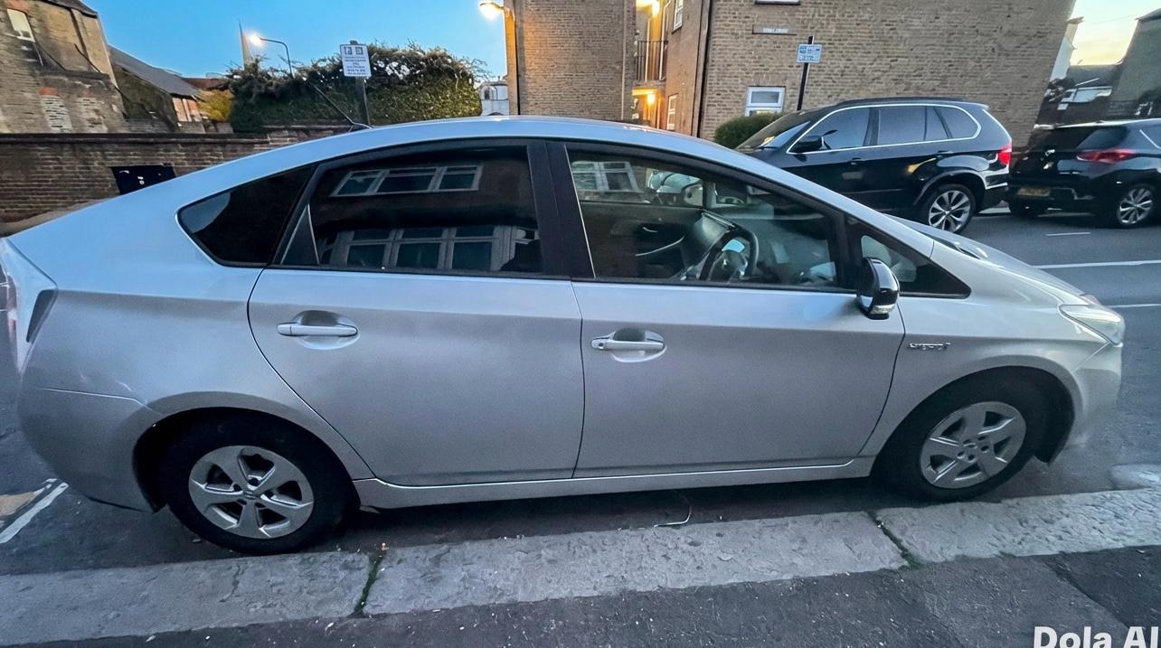 Used Toyota Prius 2011 for sale - 78116695: Photo 4