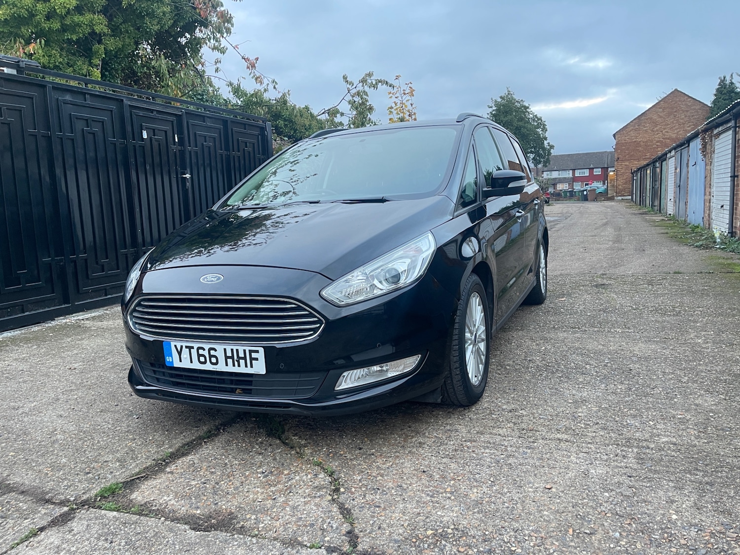Used Ford Galaxy 2016 for sale - 76508078: Photo 2