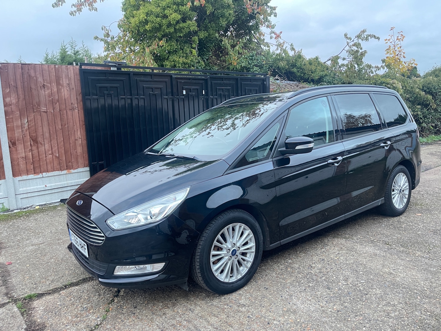 Used Ford Galaxy 2016 for sale - 76508078: Photo 3
