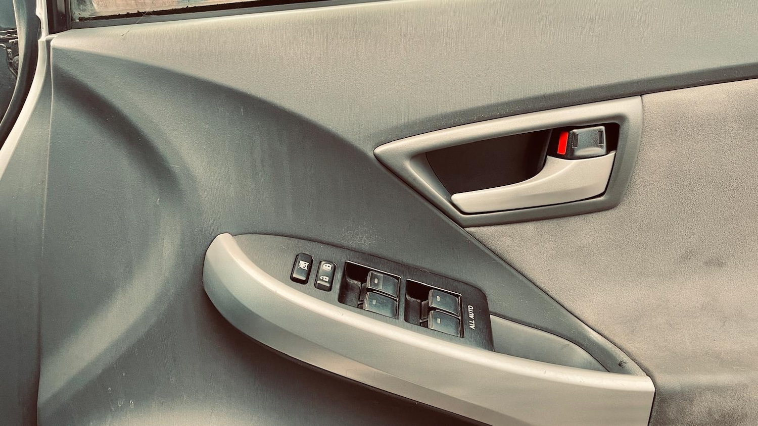 Used Toyota Prius 2010 for sale - 77312750: Photo 21