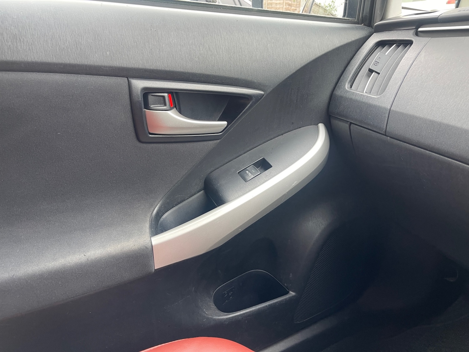 Used Toyota Prius 2019 for sale - 76382862: Photo 37