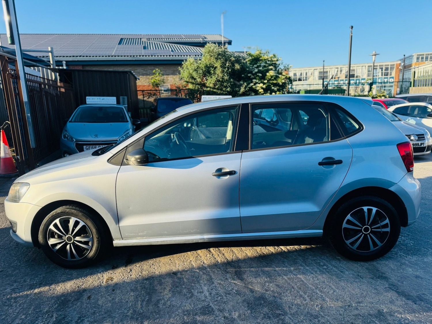 Used Volkswagen Polo 2010 for sale - 76357015: Photo 12
