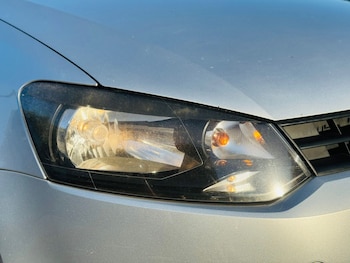 Used Volkswagen Polo 2010 for sale - 76357015: Photo