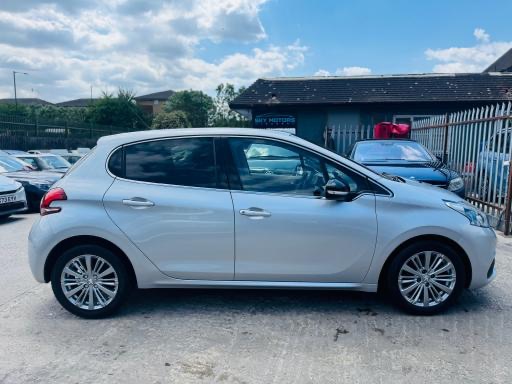 Used Peugeot 208 2018 for sale - 76376972: Photo 11