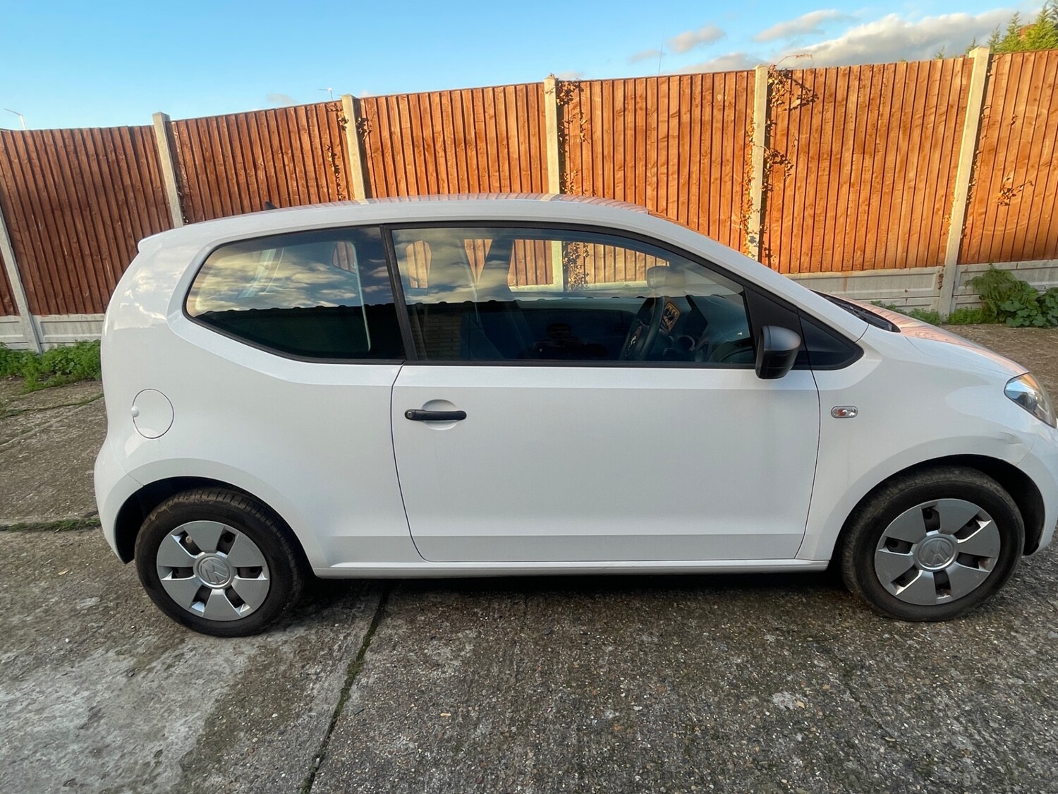 Used Volkswagen up! 2014 for sale - 76376955: Photo 37