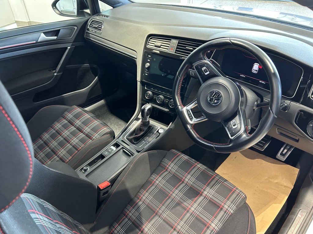 Used Volkswagen Golf 2017 for sale - 76080563: Photo 17