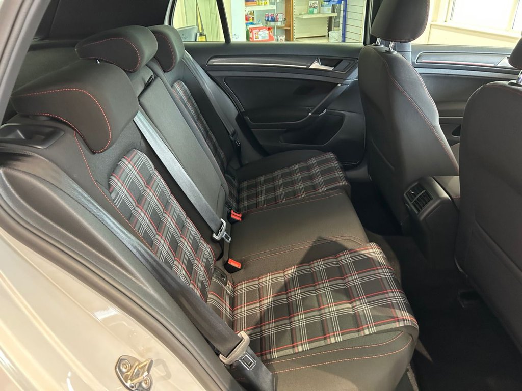 Used Volkswagen Golf 2017 for sale - 76080563: Photo 18