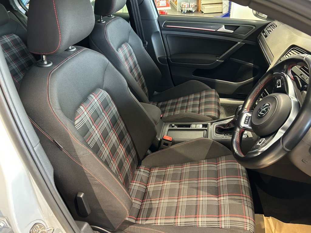 Used Volkswagen Golf 2017 for sale - 76080563: Photo 20