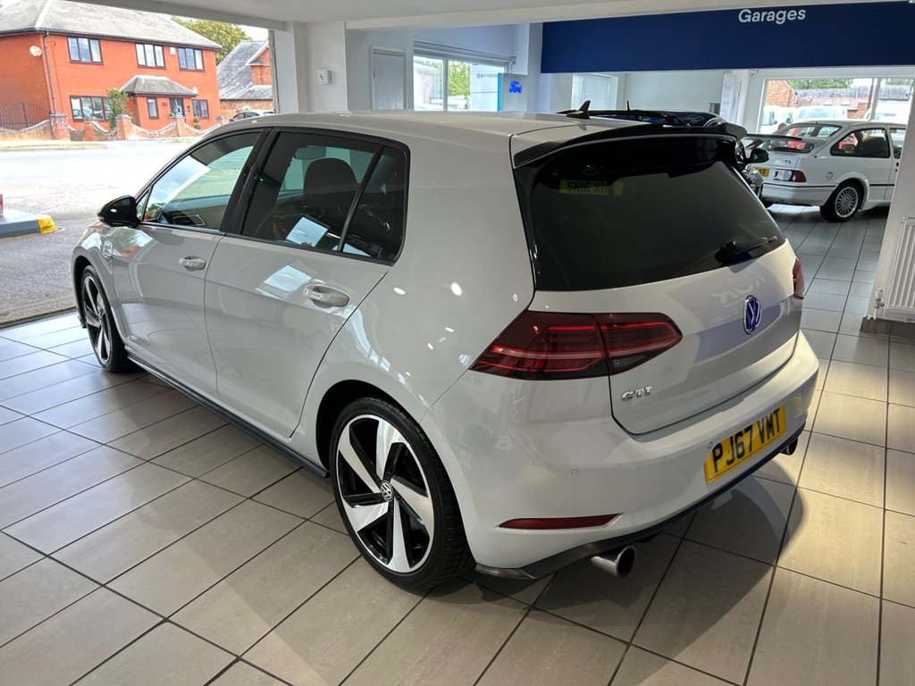 Used Volkswagen Golf 2017 for sale - 76080563: Photo 8