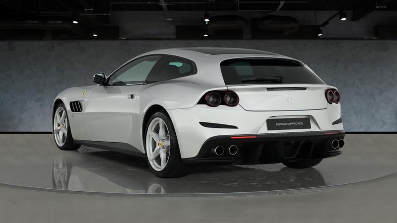 Used Ferrari GTC4Lusso 2018 for sale - 75084619: Photo 10