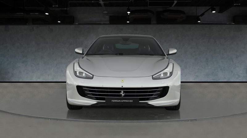 Used Ferrari GTC4Lusso 2018 for sale - 75084619: Photo 2