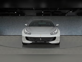 Used Ferrari GTC4Lusso 2018 for sale - 75084619: Photo