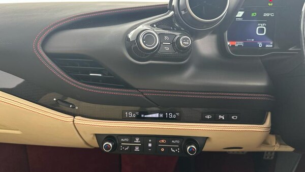 Used Ferrari F8 Spider 2022 for sale - 75113466: Photo 25