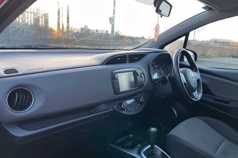 Used Toyota Yaris 2016 for sale - 77513595: Photo 13