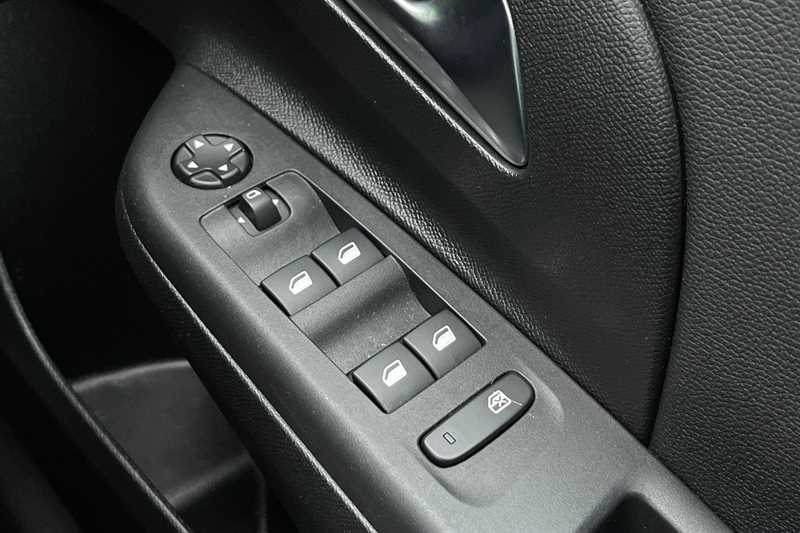 Used Vauxhall Corsa 2023 for sale - 77333319: Photo 16