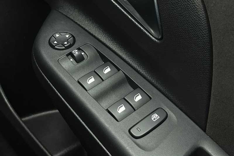 Used Vauxhall Corsa 2024 for sale - 76390228: Photo 16