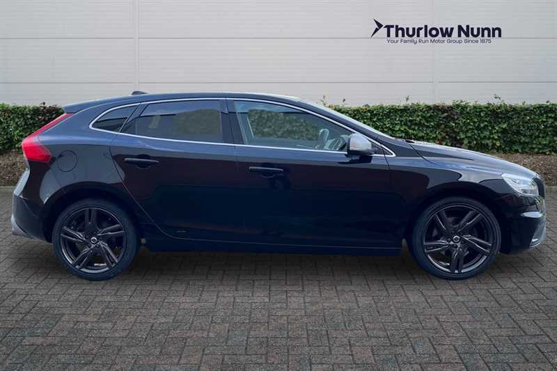 Used Volvo V40 2018 for sale - 77755789: Photo 2