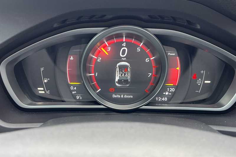 Used Volvo V40 2018 for sale - 77755789: Photo 20