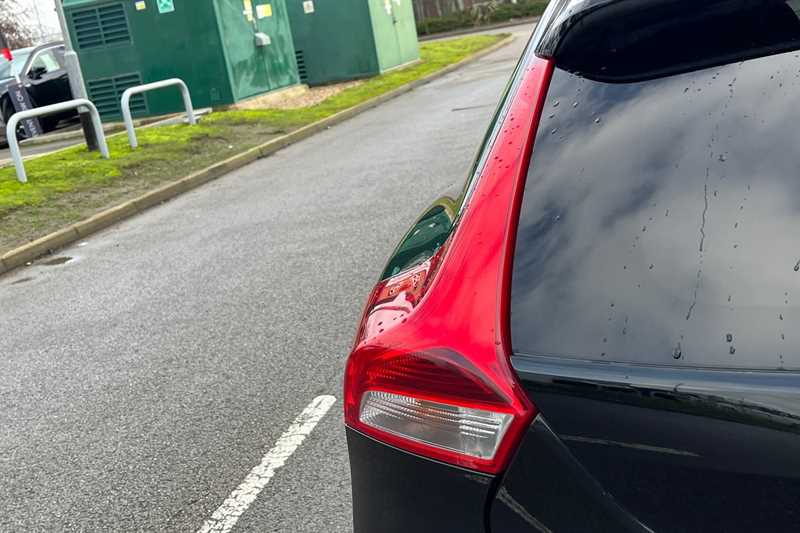 Used Volvo V40 2018 for sale - 77755789: Photo 28