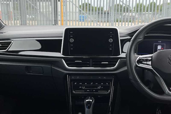 Used Volkswagen T-Roc 2023 for sale - 76087041: Photo 14