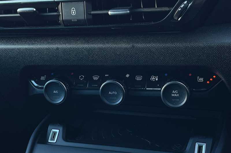 Used Citroen e-C4 2022 for sale - 76155184: Photo 15