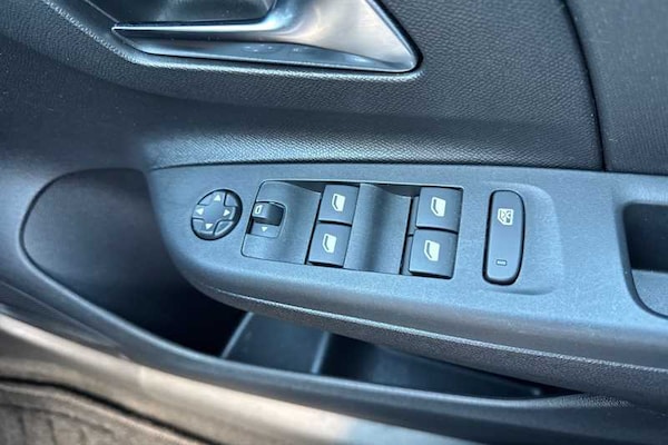 Used Vauxhall Corsa 2023 for sale - 76204410: Photo 16