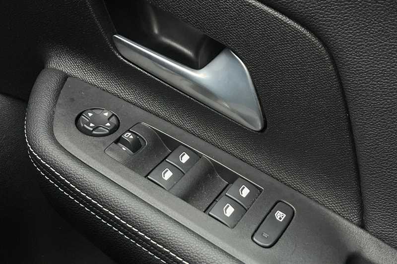 Used Vauxhall Mokka Electric for sale - 76999964: Photo 16