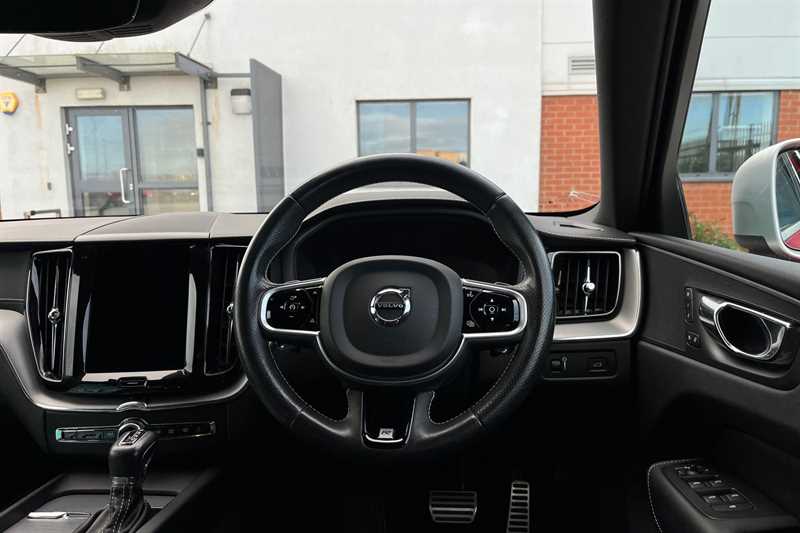 Used Volvo XC60 2018 for sale - 76074717: Photo 11