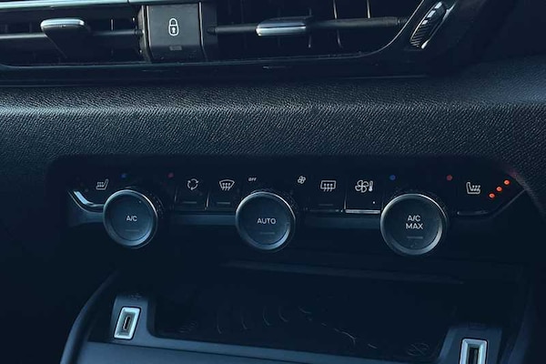 Used Citroen e-C4 2022 for sale - 76204448: Photo 15