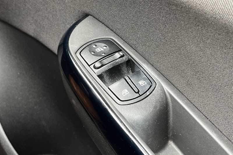 Used Vauxhall Corsa 2016 for sale - 76155253: Photo 16