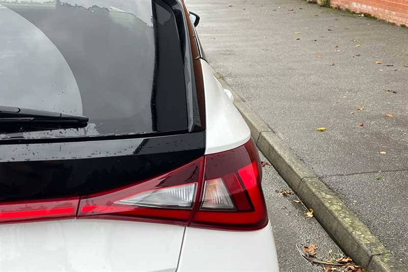 Used Hyundai i20 2023 for sale - 76552630: Photo 30