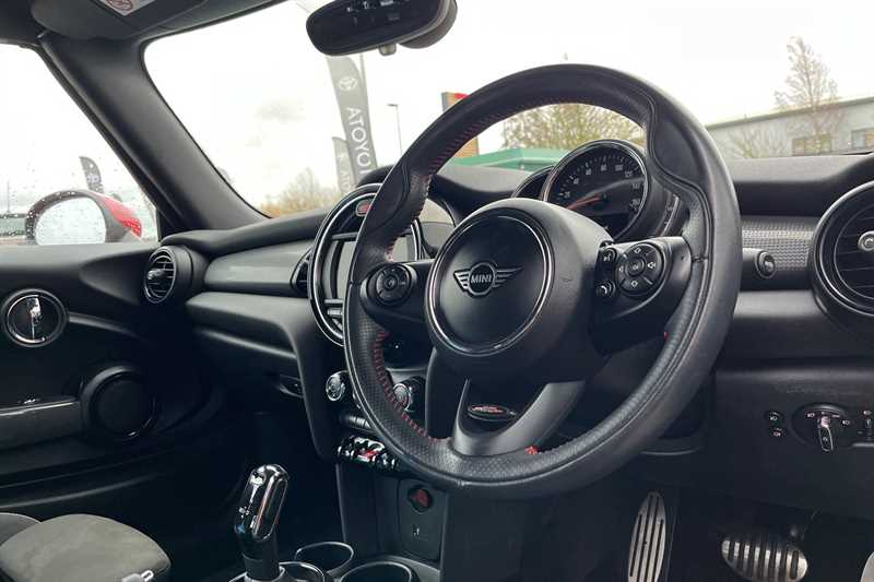 Used MINI Convertible 2019 for sale - 76967083: Photo 10