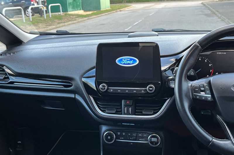 Used Ford Fiesta 2017 for sale - 76112569: Photo 14