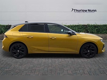 Used Vauxhall Astra 2022 for sale - 76204222: Photo 2