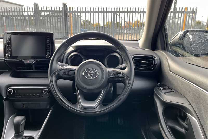 Used Toyota Yaris 2021 for sale - 76338986: Photo 11