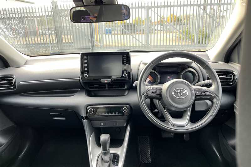 Used Toyota Yaris 2021 for sale - 76338986: Photo 12