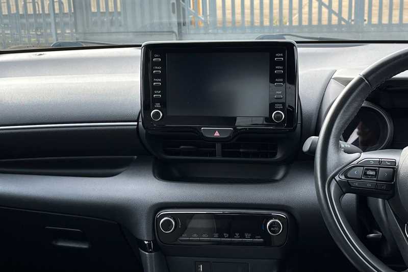 Used Toyota Yaris 2021 for sale - 76338986: Photo 14