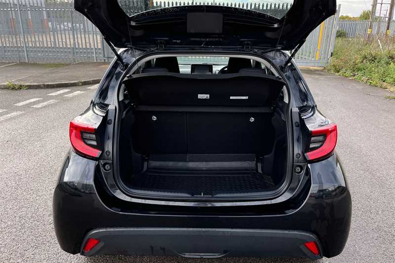 Used Toyota Yaris 2021 for sale - 76338986: Photo 24