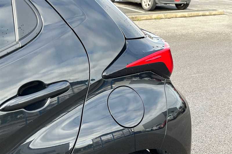 Used Toyota Yaris 2021 for sale - 76338986: Photo 48