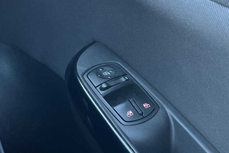 Used Vauxhall Corsa 2016 for sale - 76731801: Photo 16