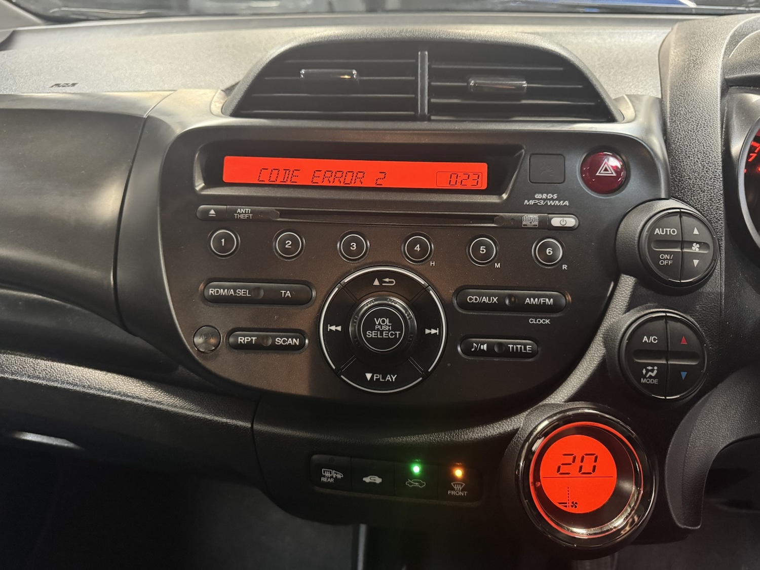 Used Honda Jazz 2014 for sale - 76510820: Photo 10