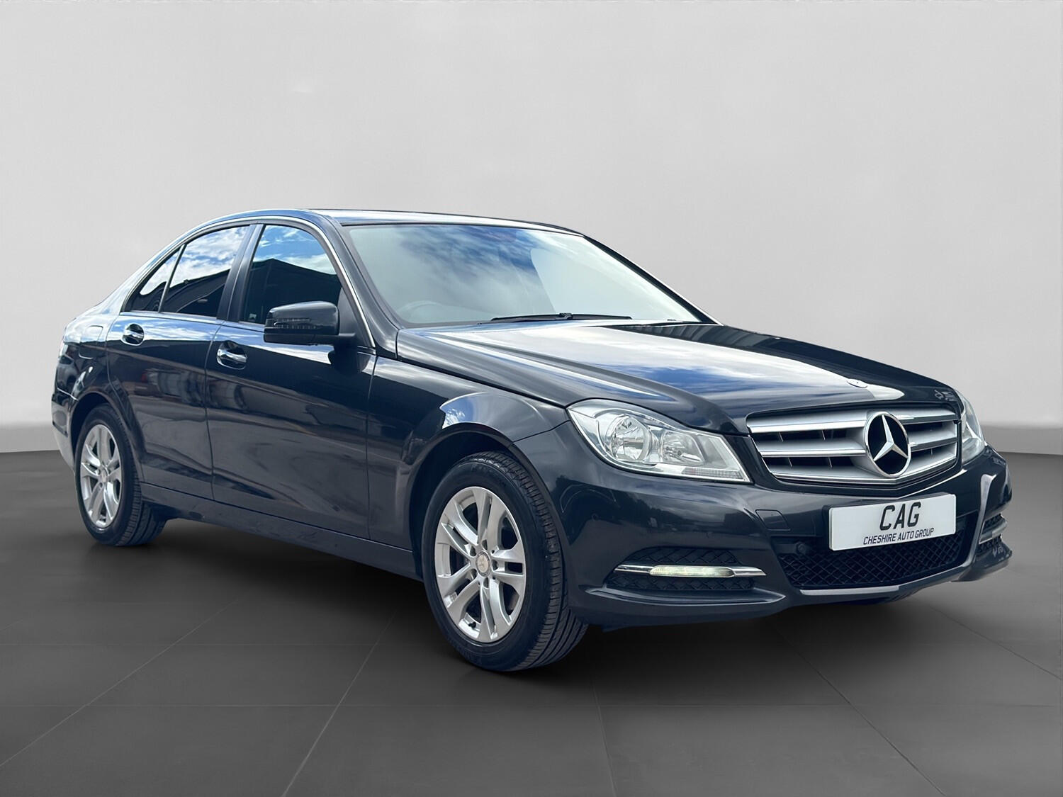 Used Mercedes-Benz C-Class 2012 for sale - 76030627: Photo 1