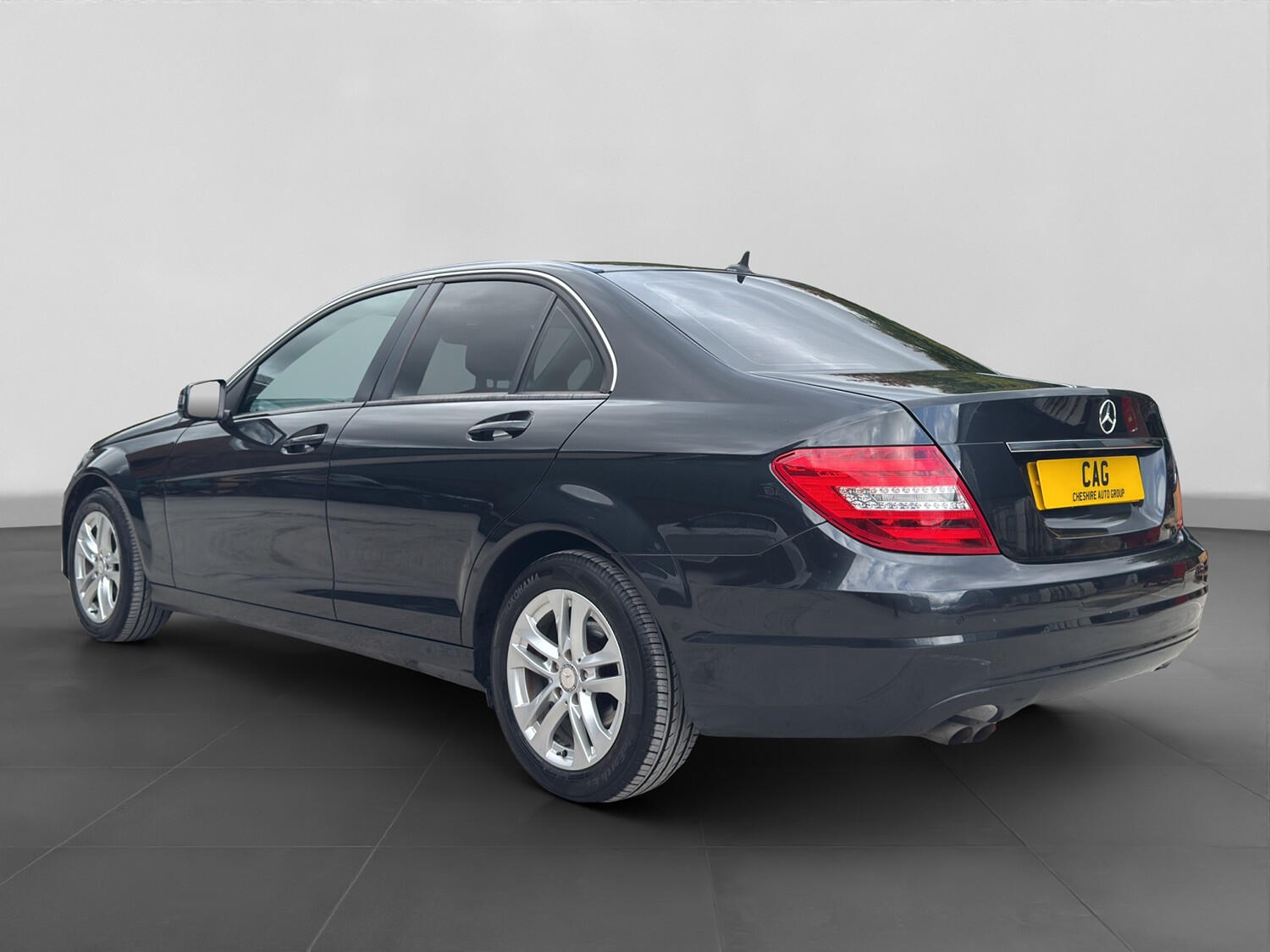 Used Mercedes-Benz C-Class 2012 for sale - 76030627: Photo 4