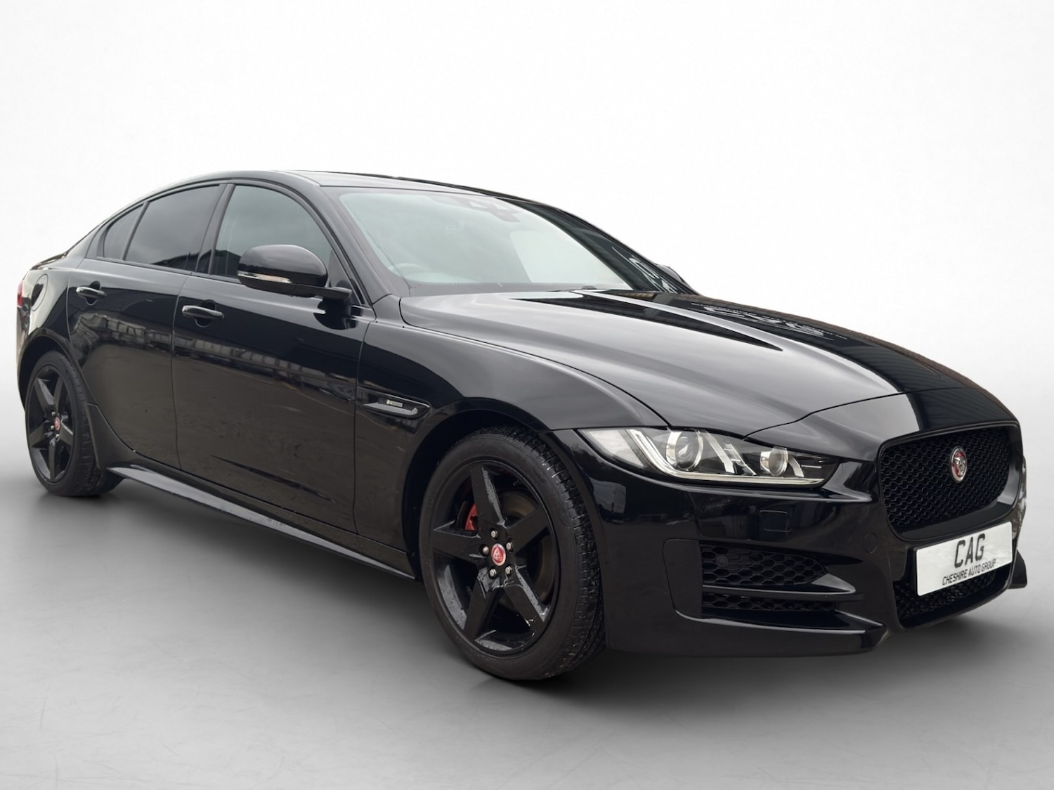 Used Jaguar XE 2017 for sale - 76436394: Photo 1
