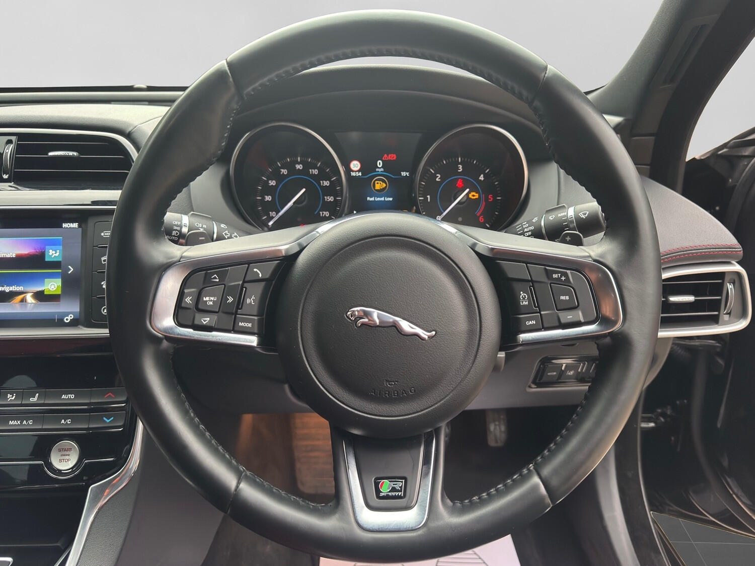 Used Jaguar XE 2017 for sale - 76436394: Photo 14